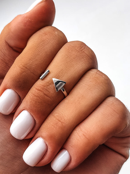 Каблучка без вставок Срібло 925° (родій) 110063