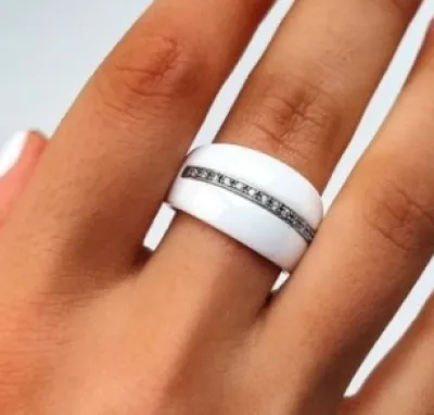 Базові ювелірні прикраси: ідеально на кожен день