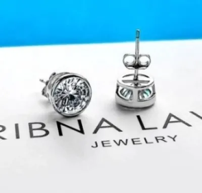 Сережки під весільну сукню: біжутерія або ювелірний метал?