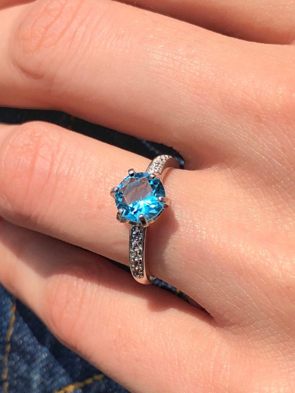 Pierścionek z cyrkonem Srebro 925° (rod) 81049s