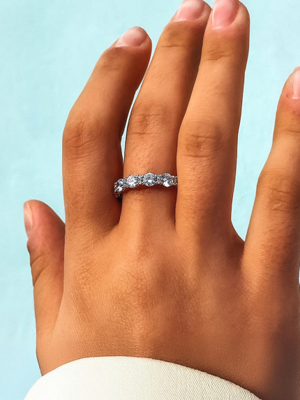 Pierścionek z cyrkonem Srebro 925° (rod) 1136