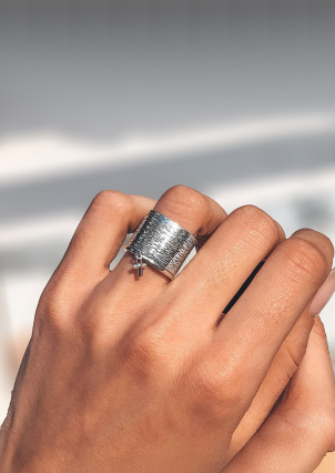 Каблучка без вставок Срібло 925° (родій) к2/1108