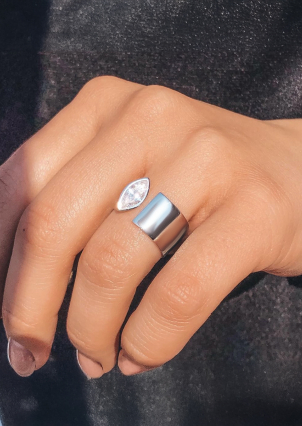 Pierścionek z cyrkonem Srebro 925° (rod) 10180