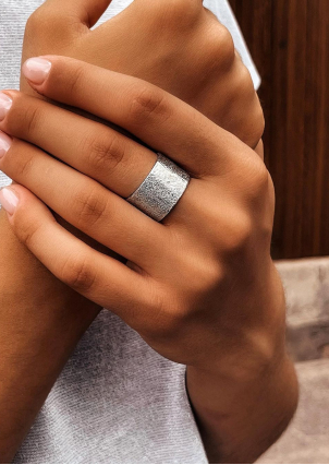 Каблучка без вставок Срібло 925° S0001/6