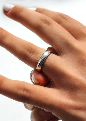 Каблучка без вставок Срібло 925° 0195