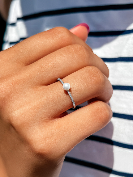 Pierścionek z perłą Srebro 925° (rod) 120215