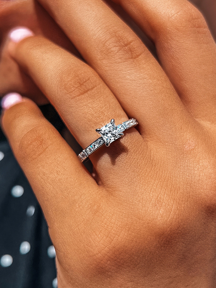 Pierścionek Fianit (AAAAA) Srebro 925° (rod) ARP07P06