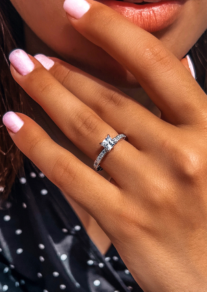 Каблучка Фіаніт (5А) Срібло 925° (родій) ARP07P06