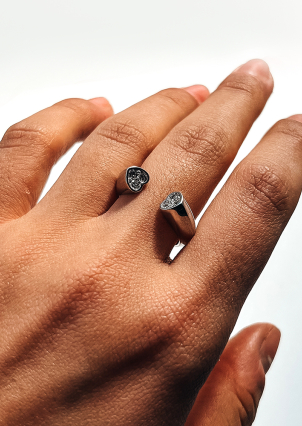 Pierścionek z cyrkonem Srebro 925° (rod) 000521