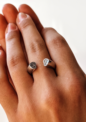 Pierścionek z cyrkonem Srebro 925° (rod) 000521