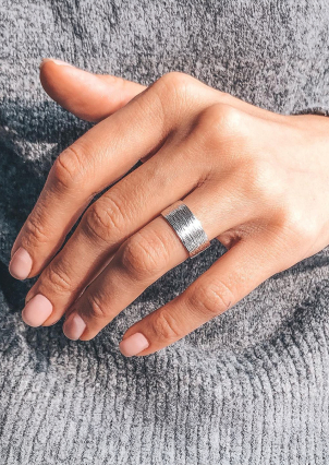 Каблучка без вставок Срібло 925° S0002/3