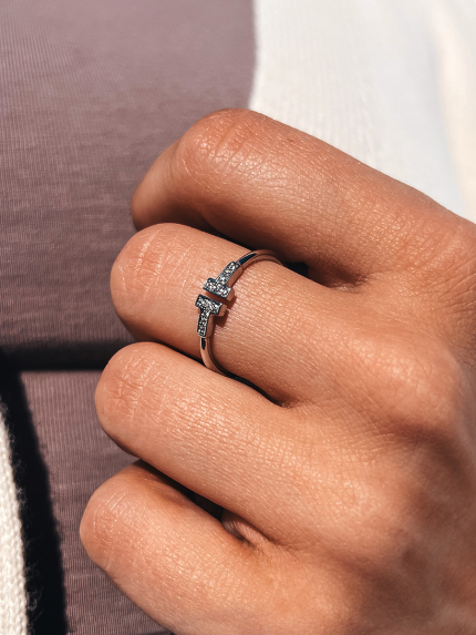 Каблучка фіаніт Срібло 925° (родій) 001410