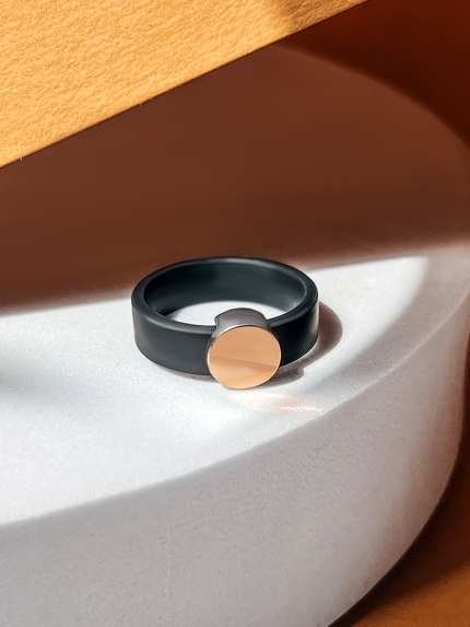 Каблучка без вставок Срібло 925° золото 375° 000933